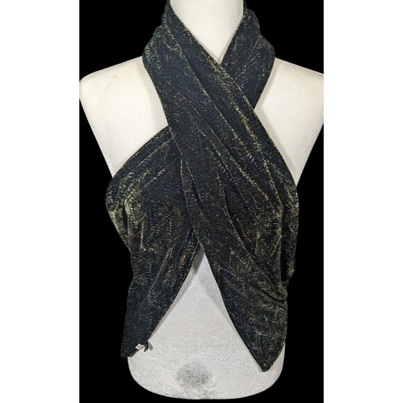 Black And Green Speckled Velvet-Like Scarf - Picture 13 of 15